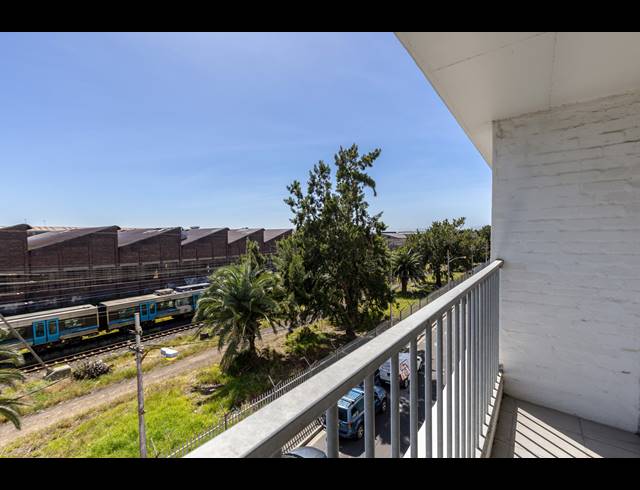 BEDROOM APARTMENT FOR SALE IN WOODSTOCK